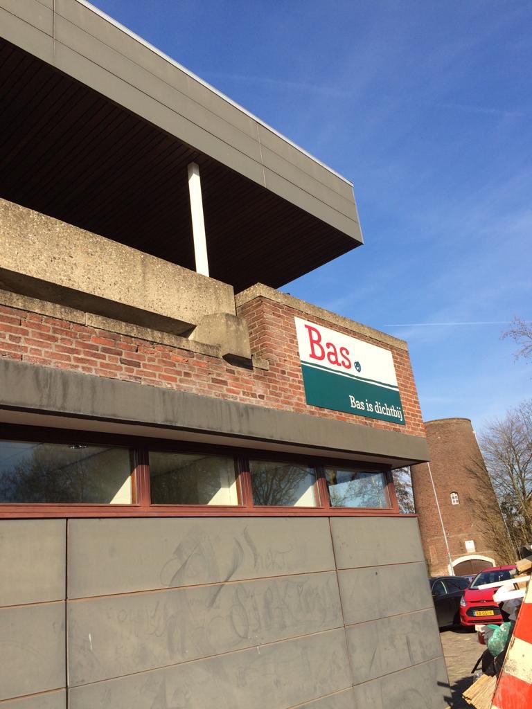 Bas is dichtbij tweet media