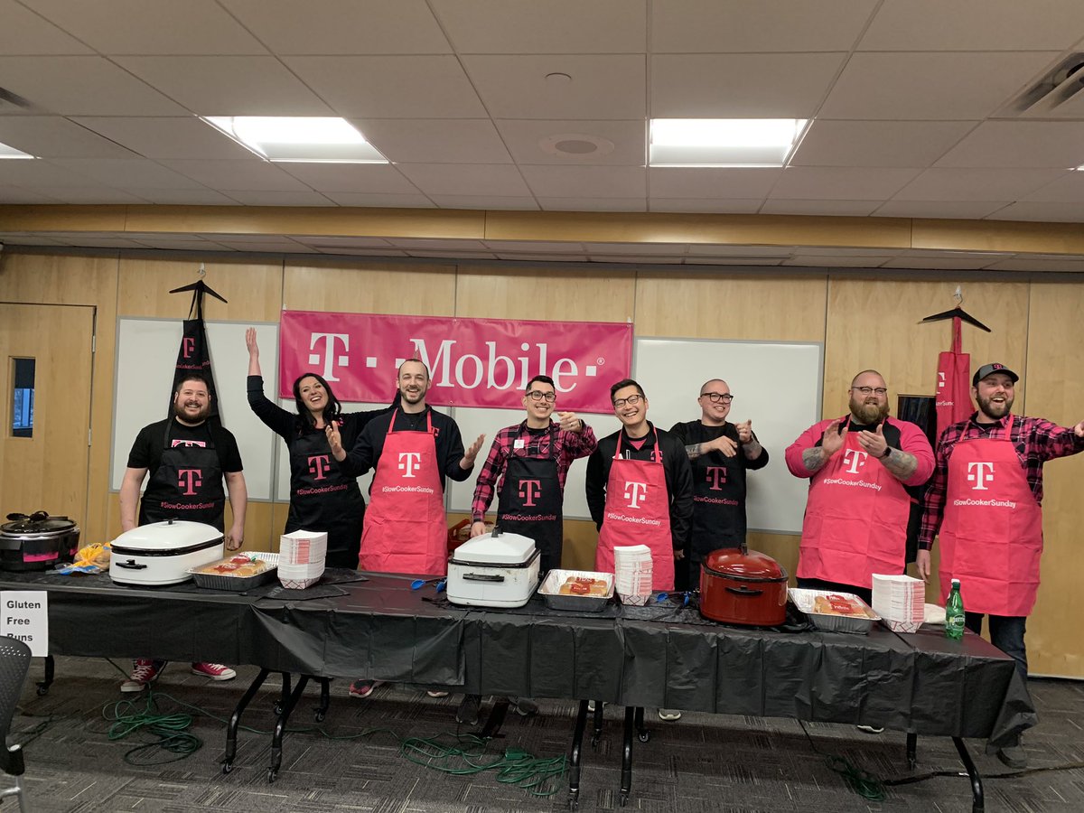 BuddeGail's tweet photo. Started our evening with career exploration at T-Mobile. Celebrated our Q4 &amp; 2018 top performers for the #GR8✈️✈️. Closed with setting priorities for 2019. #lovethisteam #WeWontStop https://t.co/evf5QDcdV1