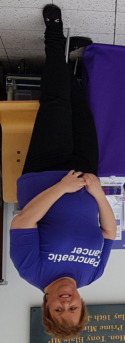 Here you go @spiderwalshy This is my best shot! Look no hands 😂
I'm with you in spirit and keep on keeping on, raising awareness of #PancreaticCancer
#handstandinguptocancer
#feetintheair
Here are symptoms to look out for shown on the @PancreaticCanUK symptoms poster...