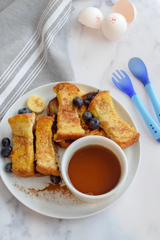 Recent research recc. early intro of eggs + allergens to babies. <a href="/EgglandsBest/">Eggland's Best</a> eggs have many critical vitamins + minerals, like iron, choline+ lutein. These baby french toast sticks are great for #babyledweaning and introducing eggs to babies #allergens buff.ly/2DNOyS6