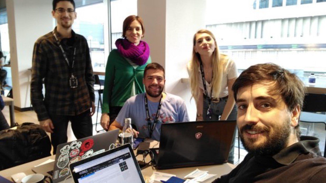 xataka's tweet photo. El #SpaceApps es un proyecto de la @NASA para impulsar el desarrollo de aplicaciones móviles con datos del universo, el medio ambiente, satélites y otros datos abiertos. Se celebra desde 2012 con miles de equipos de diferentes países. Y en 2018 lo han ganado unos españoles. https://t.co/4glow49TBL