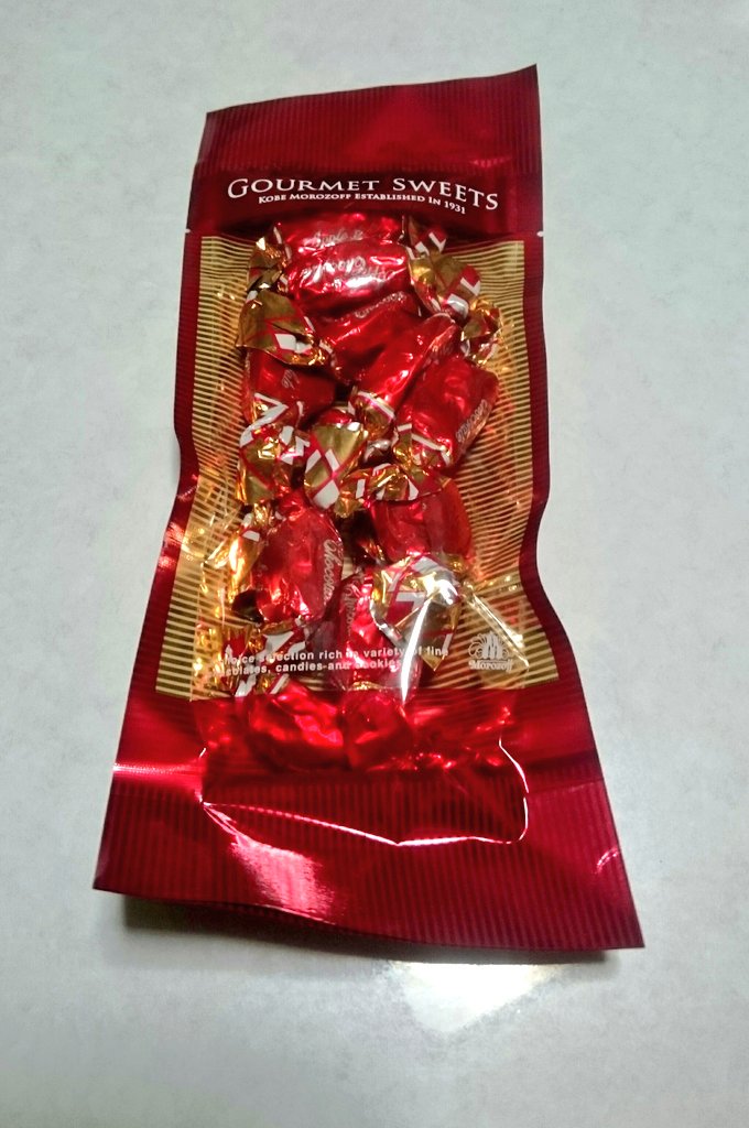 YSnow's tweet photo. そういえば随分前にレイを貸してたんだけど、美味しそうなチョコ🍫が添えられて返ってきた☺

ちょっと遅めの���レンタインチョコ🍫をもらったみたい💖

ありがとうございます😊

#フラダンス
#糸島市 https://t.co/PjFzqehcpY