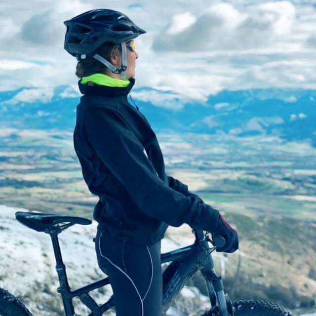 ¡Tú decides cómo será tu lunes! Ideal @ainania_yoga con nuestro Fluor #windxtreme [shop online]