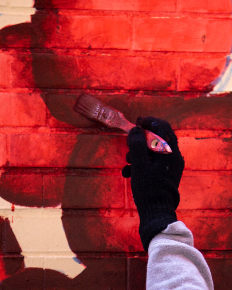 FunTresCulturas's tweet photo. La participación ciudadana en el arte es esencial en el proyecto del programa @EUCreativa_ES #CARPET Fruto de esta apuesta hemos apoyado la realización de unos murales en el Mercado de Los Remedios ideados por alumnos de  bachillerato artístico del IES Politécnico de Sevilla. https://t.co/vCvDDaYOCJ