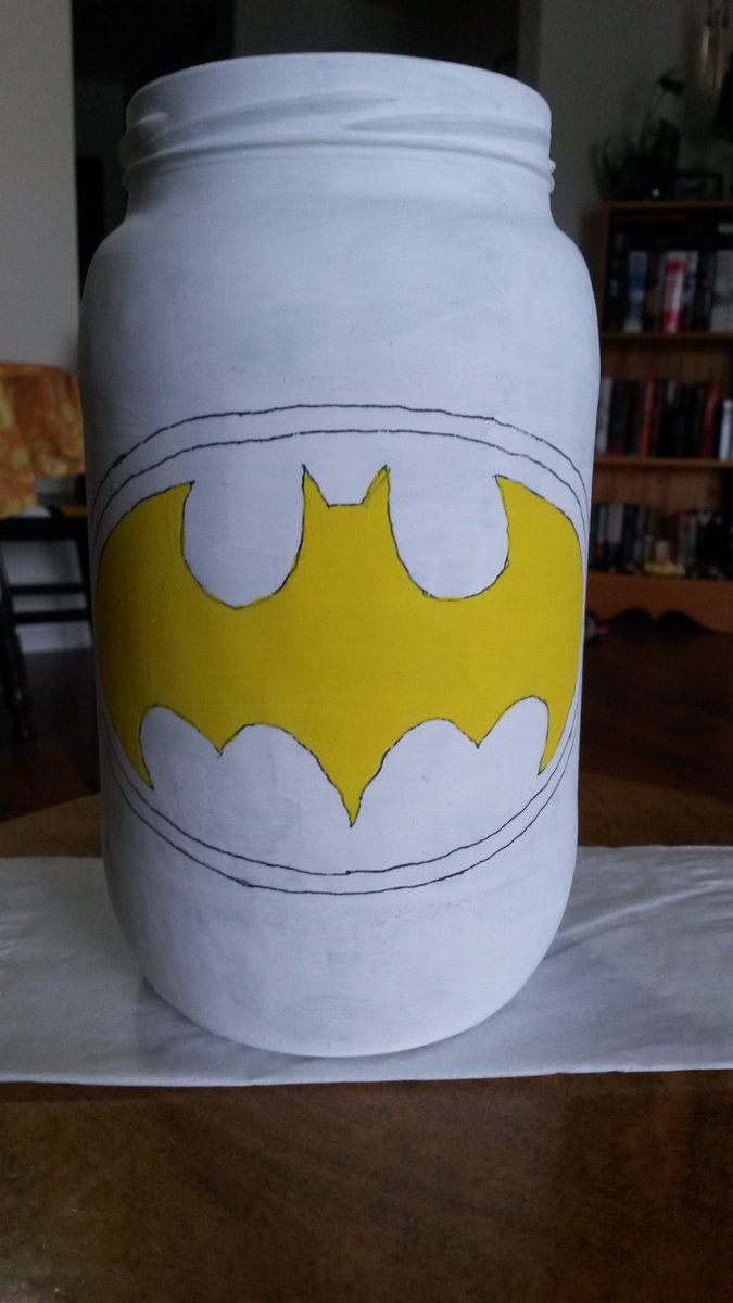 4_jrdp's tweet image. Batman Jar 
  Hand-painted Batman style glass jar.
   Could be used to hold a candle, plant something or even just throw some pens/pencils inside :)
#LoveWhatYouDo #PaintingProjects #Batman #JRDPCrafts4You #UseItForAnything #HandPainted #Inspire #Batman