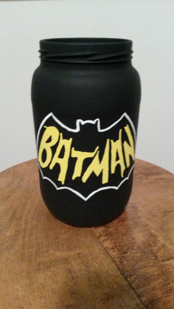 4_jrdp's tweet image. Batman Jar 
  Hand-painted Batman style glass jar.
   Could be used to hold a candle, plant something or even just throw some pens/pencils inside :)
#LoveWhatYouDo #PaintingProjects #Batman #JRDPCrafts4You #UseItForAnything #HandPainted #Inspire #Batman