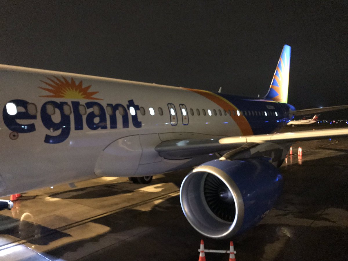 jclegg2001's tweet photo. O-Town here I come  #firstflightout 🤣🤣 #onlyflightout #tooflippinearly https://t.co/7NAhej6u5C