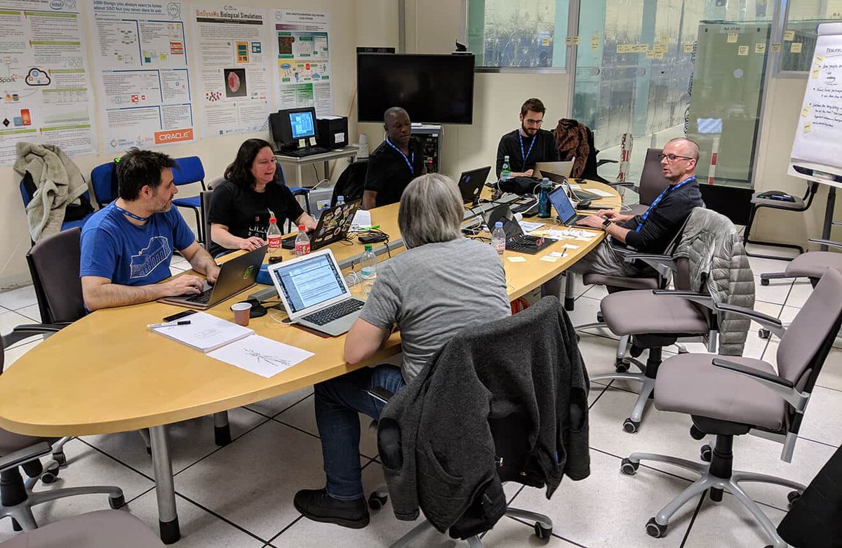 CERN's tweet image. #Web30 
Developers revive first Web browser at week-long #hackathon.

💻 home.cern/news/news/comp… 
#CERNandSociety #MyWeb30