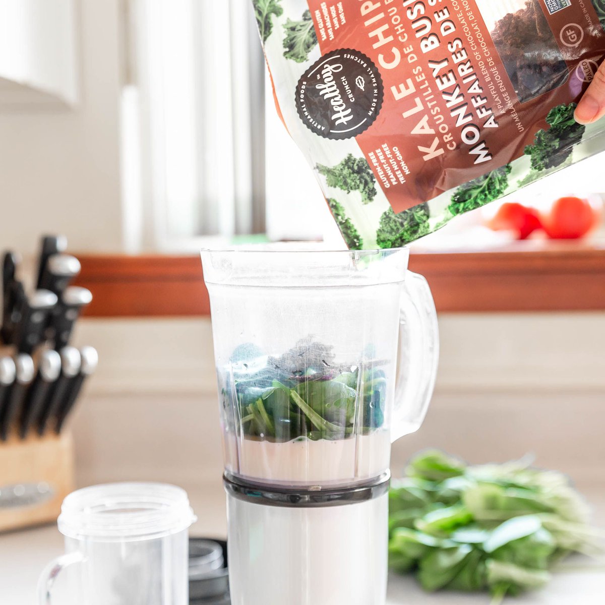 HealthyCrunch's tweet photo. Mornings 🌤 are made perfect when they start off with #kalesmoothies! 🥬✨ We always add some type of #KaleChip into ours, for that extra something crunchy &amp; delicious! 😋
Our Monkey Business Kale Chips are the perfect combo to bring that hint of sweetness to your smoothie! 🍫🥥 https://t.co/cTHDyuWIUr
