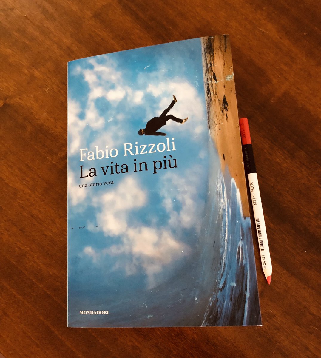 ladivoralibri's tweet image. #18Feb e di come è bravo Rizzoli ne vogliamo parlare? Mai un momento di noia, e tanta vita che sgorga dalla sua penna! Buona giornata, cari tutti