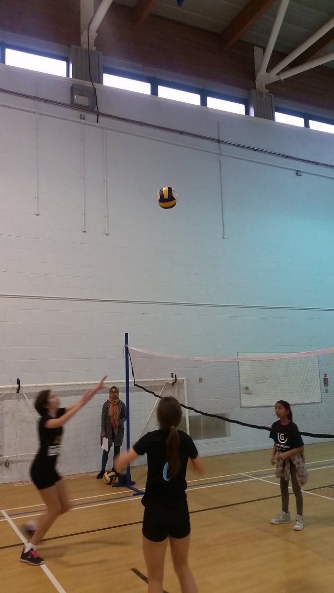 Exciting stuff at <a href="/LDNsquad/">London Junior Vball</a> U13 volleyball tournament @CFGSVB