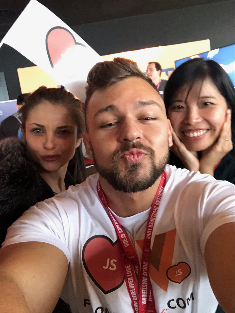 JamesMcglass's tweet image. This has been voted as one of the top 20 cutest conference pictures from #VuejsAmsterdam and #FrontendDeveloperLove. 😍 @eagancheva @MayaShavin @cloudinary @ProgressSW