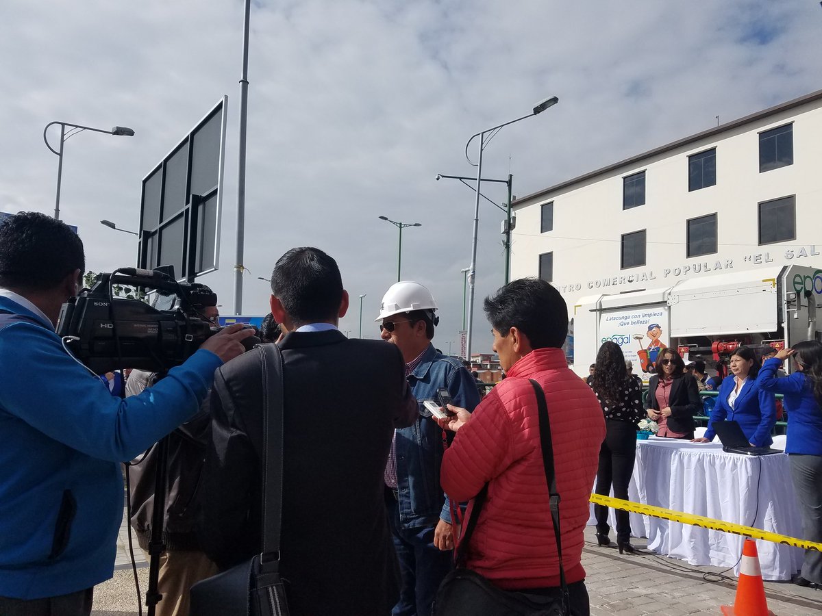 InduaceroEc's tweet photo. @InduaceroEc trabajando en Pro de Latacunga.
Inauguración de la primera isla soterrada del Centro de Latacunga https://t.co/aBNdDhyAvF