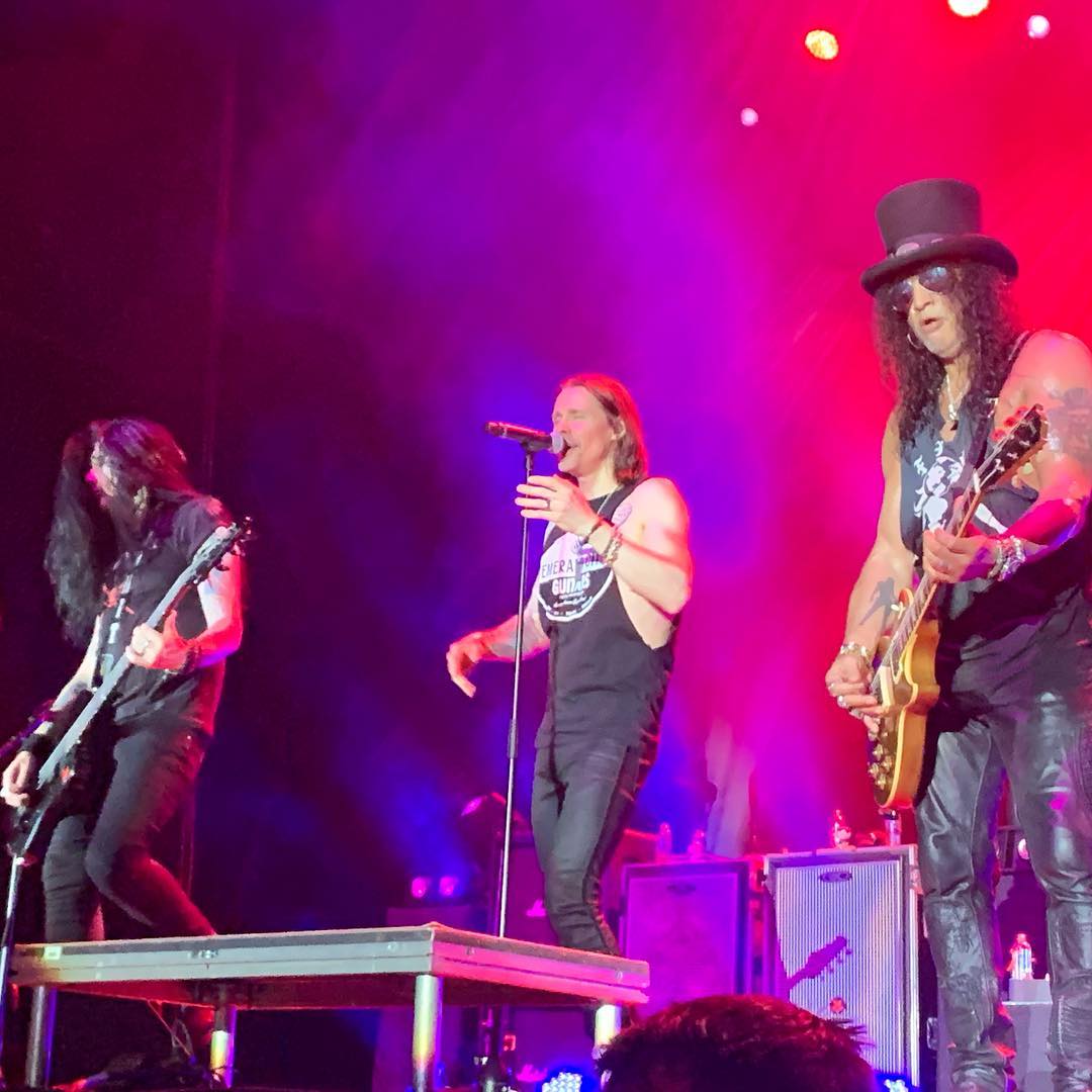 Slash_Updates's tweet photo. Great pics! @Slash @MylesKennedy &amp; @todddammitkerns in Glasgow
(c) to the owners
#Slash #MylesKennedy #ToddDammitKerns #BrentFitz #FrankSidoris #LivingTheDream #RnFnR https://t.co/Ecr1lepyVK