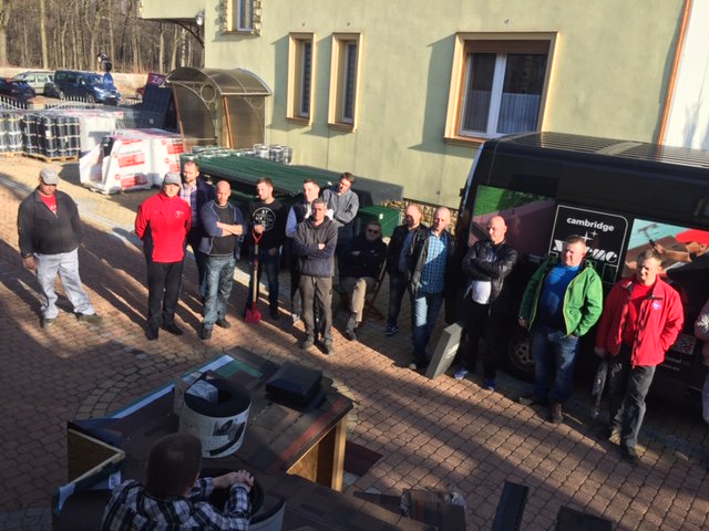Where last week we had -12°C in Czechia, this week we can enjoy a lovely and sunny +12°C in Poland. Thank you for all roofers, who paid us a visit today! If you want to join us, let us know and we will tell you in which city: lnkd.in/e8V8XsR
#roofers #shingle #training