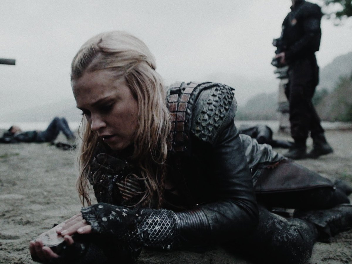 hicksncxllar's tweet photo. "For Clarke the flame is still so important to her because she still believes it's Lexa" - Eliza Taylor https://t.co/Q3pdhS1FNU