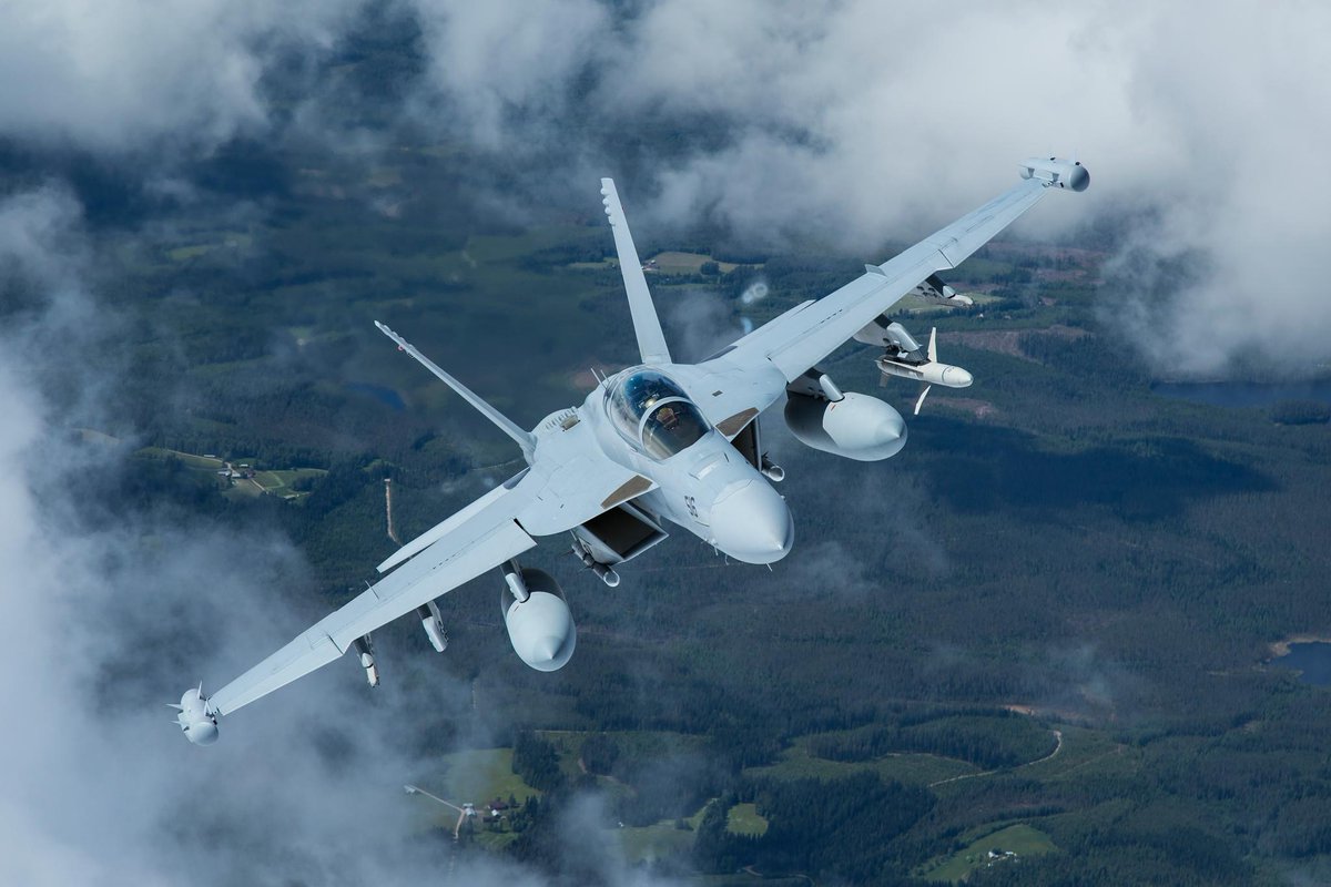 BoeingDefense's tweet photo. .@USNavy and #Boeing receive U.S. Department of Defense approval to offer the EA-18G Growler to Finland. Growler escort protects all strike aircraft during high-threat missions. RELEASE: https://t.co/0P8tq7tOv7 https://t.co/FUnzuQQ2Lp