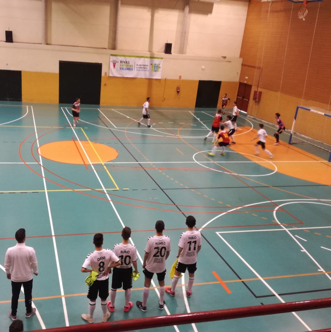 Mención especial para <a href="/danisaez_8/">Dani Sáez</a> #Pablo #Muinelo y #Rubio Cadetes A que ayudaron en la victoria del Juvenil Preferente 
#SeguimosSumando #SeguimosTrabajando #RivasFutsal #GoRivas #UnidosPorUnaIlusion