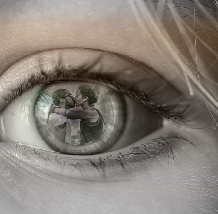 Yo te quise tanto
que mi memoria 
sólo repite tu nombre
sin poder pronunciar el mío.

#Sentimientos