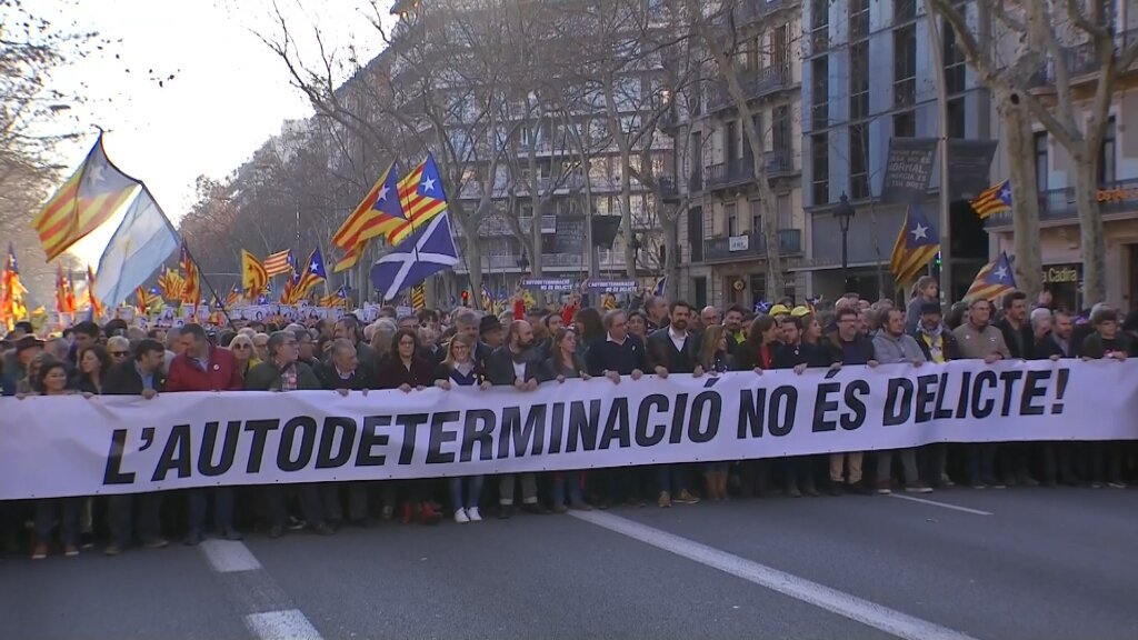 CDRMatadepera's tweet photo. #CDRMatadepera i @ANC_Matadepera convoquem DIMECRES 20/02: MANI-CASSOLADA 19:30h PL. del Casal de Cultura
 DENÚNCIA DEL JUDICI,  SUPORT A LA VAGA GENERAL dijous 21 
#AutodeterminacioNoÉsDelicte #Makeamove #21FVagaGeneral
Per reclamar els nostres drets laborals i socials! https://t.co/nqIz5tX9Q1