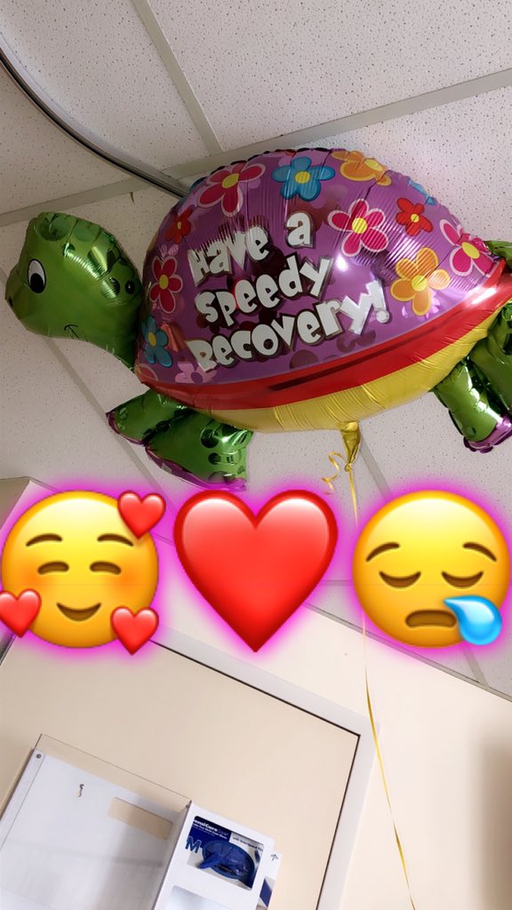 Neeks206's tweet photo. Surgery went well 💖💚 https://t.co/B1ED9V5r5l