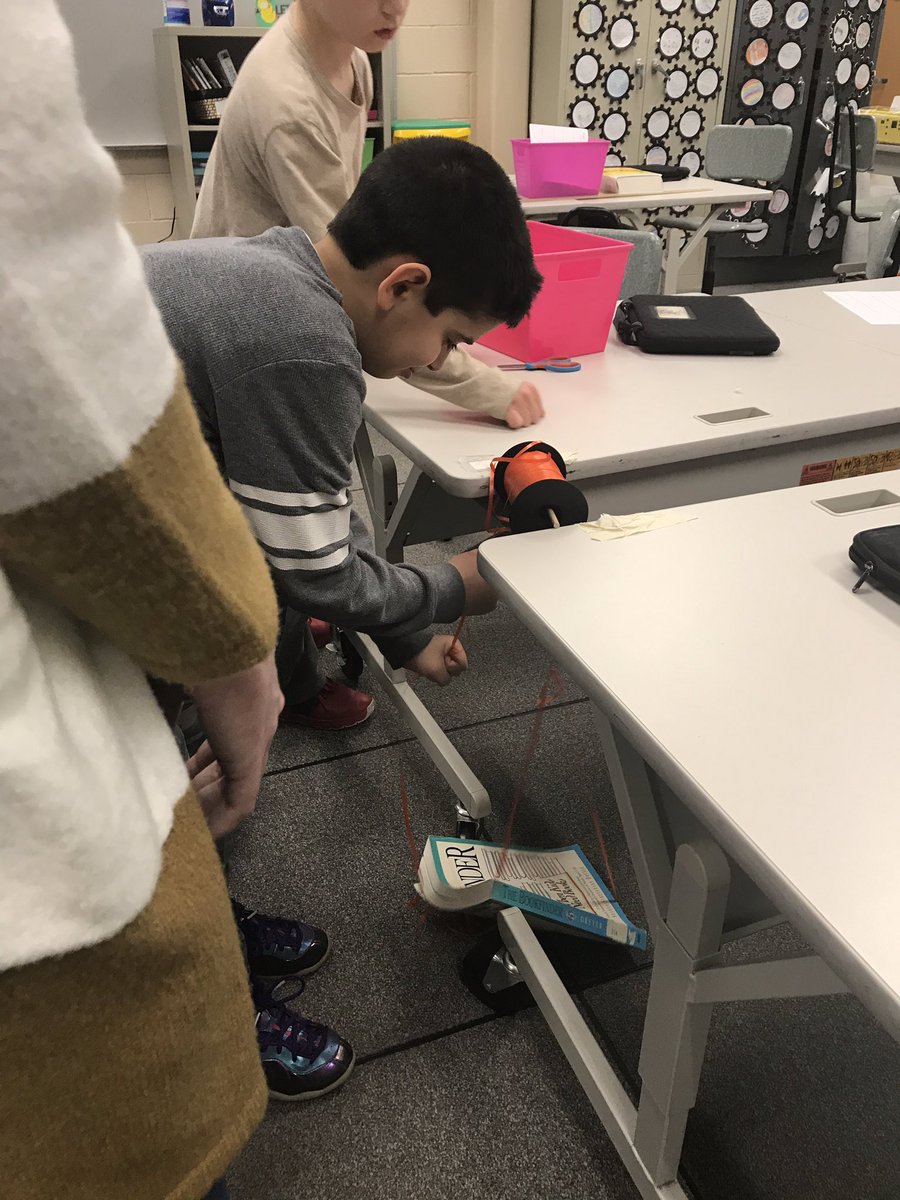 missclarkegt's tweet image. Simple machines in 5th grade! Students had to build a pulley that would lift a book at least 2 feet in the air! #iteachsteam #iteachstem #STEMeducation #simplemachines #makerspace