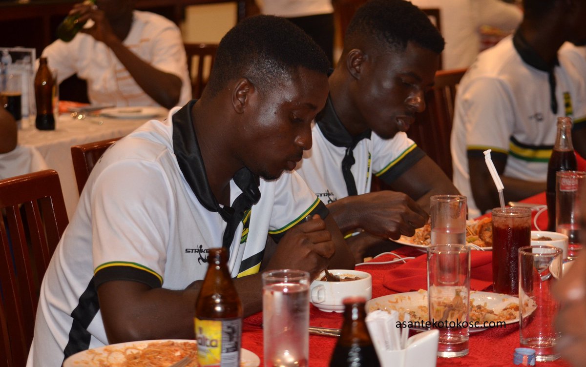 NANAARHINRAYMO1's tweet photo. Kotoko having Dinner with Dr kawme kyei at the Golden Tulip yesterday #kotokoSc https://t.co/1DLpxY5caH