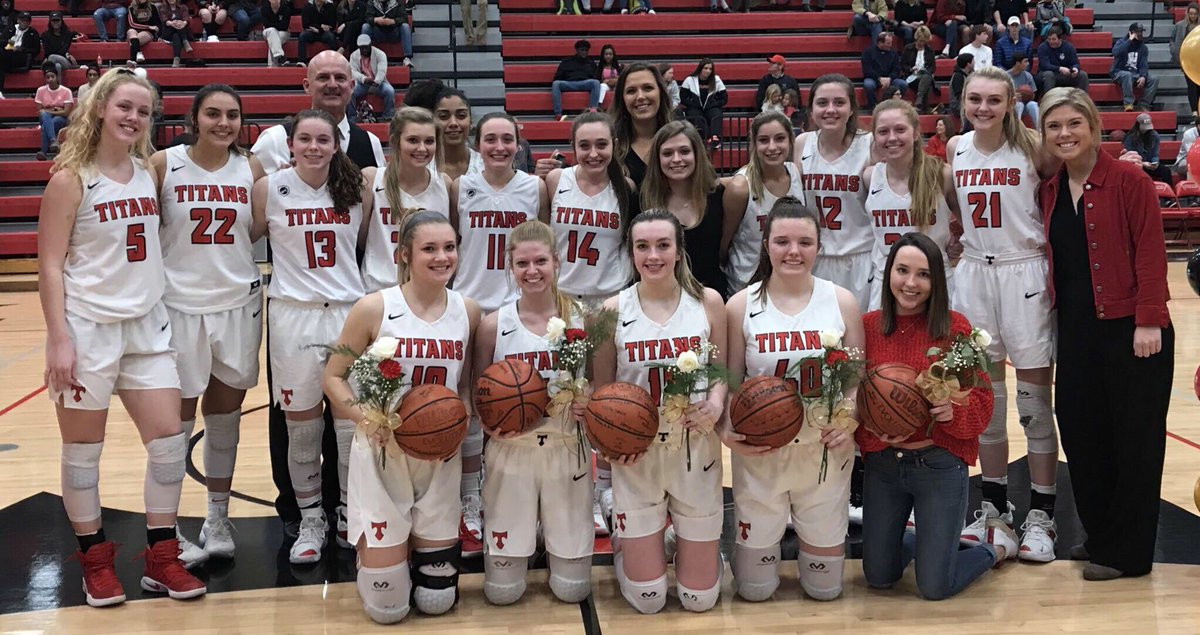 LadyTitansBall's tweet photo. When you have a team like this you never want the season to end. This family grew stronger each day.  Looking forward to our next chapter! https://t.co/WPVt1sZRN5