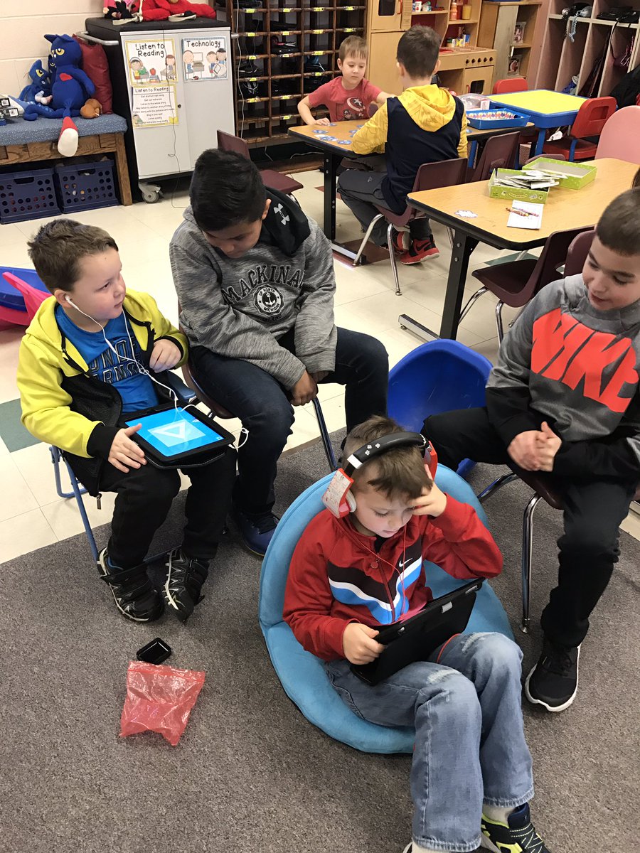 Book Buddy Monday, finally!! It was good to get back to see them all 😀we were able to help them work on classroom tasks <a href="/ClintonMIEl/">Clinton Elementary</a> @EllisPrincipal <a href="/karentice2/">karen tice</a> 
#schoolcommunity