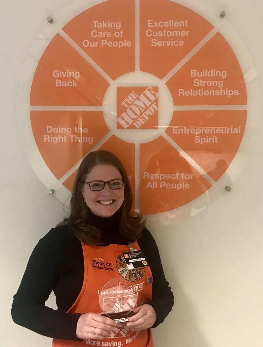JohnStarkHDU's tweet photo. Congratulations @NicoletteH17 for being selected as the #ValuesBasedLeader during DM Fundamentals! #HDUSSC #Leadership https://t.co/TExOowtklV