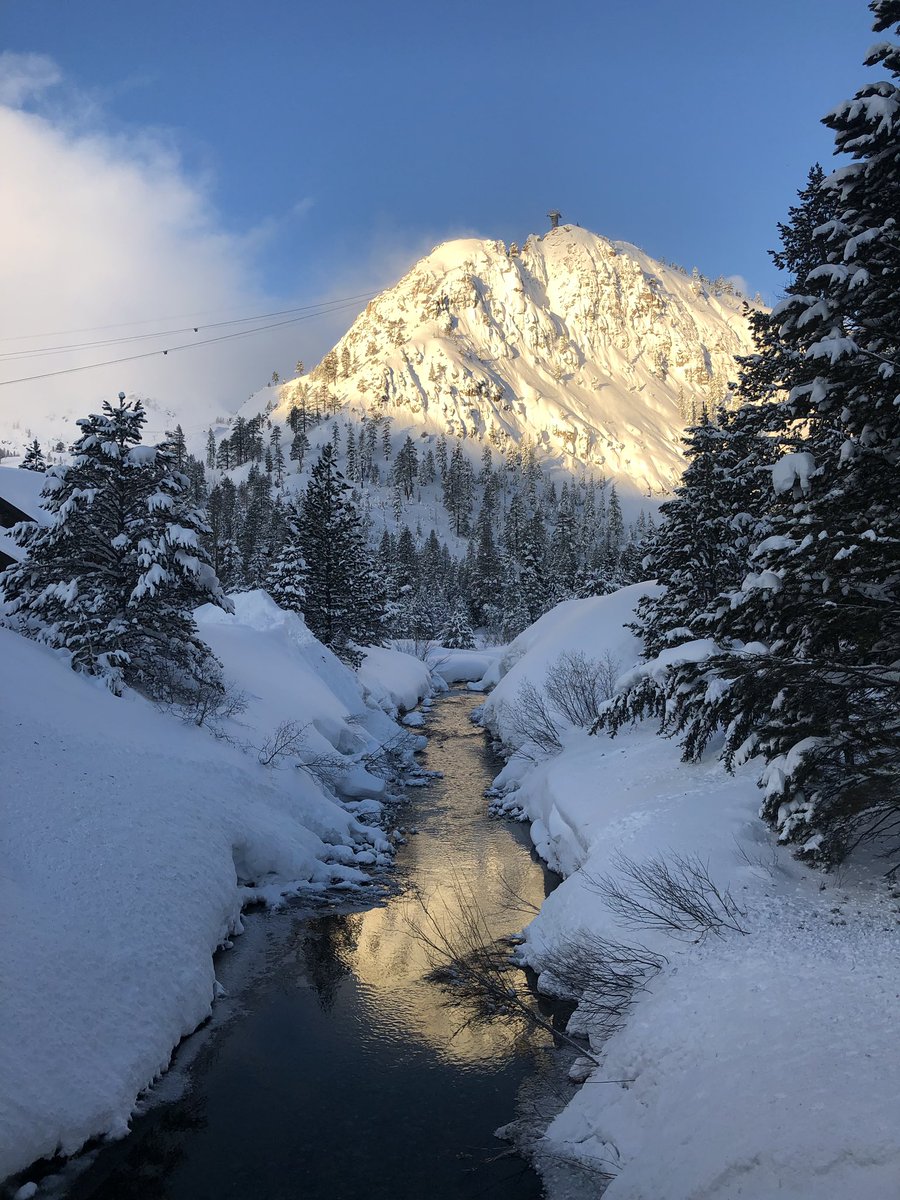 The storms have finally subsided and it’s a beautiful bluebird day! #mysquawalpine #februburied