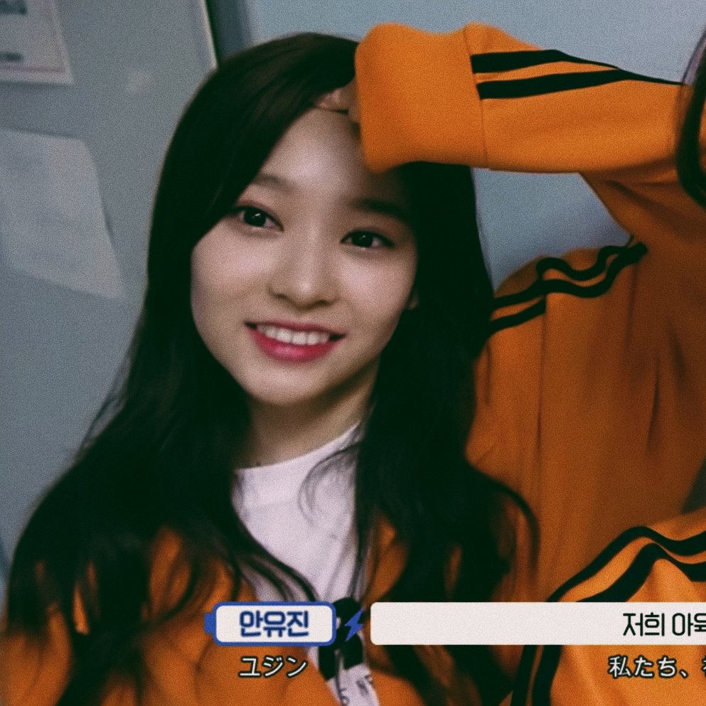 2kimspace's tweet photo. 🍊🧡

#아이즈원 #김민주 
#minju #minjoo #2kim https://t.co/UrRPoWO2te