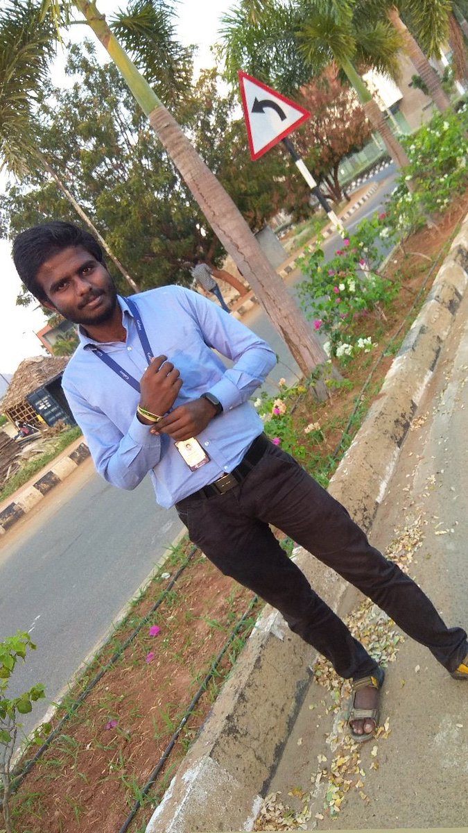 MSARKrish's tweet photo. Formal Make Look Good 😊.
#MSARKrishMyTweet https://t.co/kR99Wp9pFA