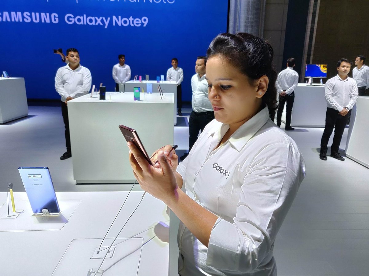 ians_india's tweet image. The #revenue opportunity from increased sales of #smartfeaturephones is expected to be about $28 billion over the next three years, according to a new report from Counterpoint Research.

Photo: IANS