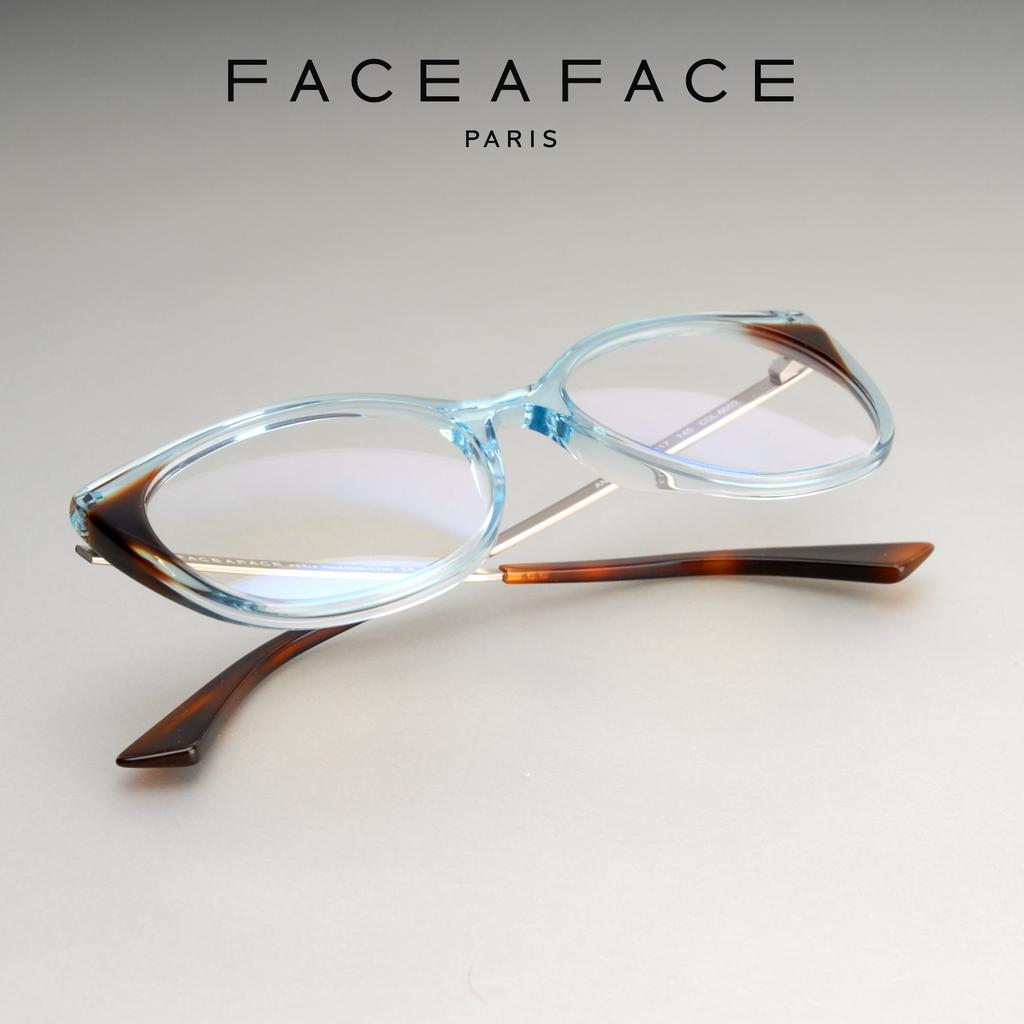 faceaface_paris's tweet photo. ANOUK
The thin metal temples are set high for a refined and trendy look. A sculpted end-tip with strong facets turns the design into a pure createur concept.
__________
#FACEAFACE_paris
__________
#ANOUK #faceaface #frames #designer #handmade #instaglasses #fashion #accessories https://t.co/OtRKyp5Yb4