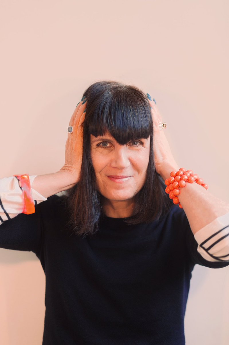catherine_mayer's tweet photo. 🌊 🏖️ AHOY #BRIGHTON &amp; #HOVE: still no winner for signed copy of #50FtWomen &amp; 2⃣ tickets to my show #FFS @TOMvenue *this coming Sunday*. To enter tweet limerick or haiku about some aspect of our unhinged, polarised world &amp; use hashtag #CatherineMayerFFS https://t.co/n7M1zWPqgA https://t.co/VHlyLIErDt