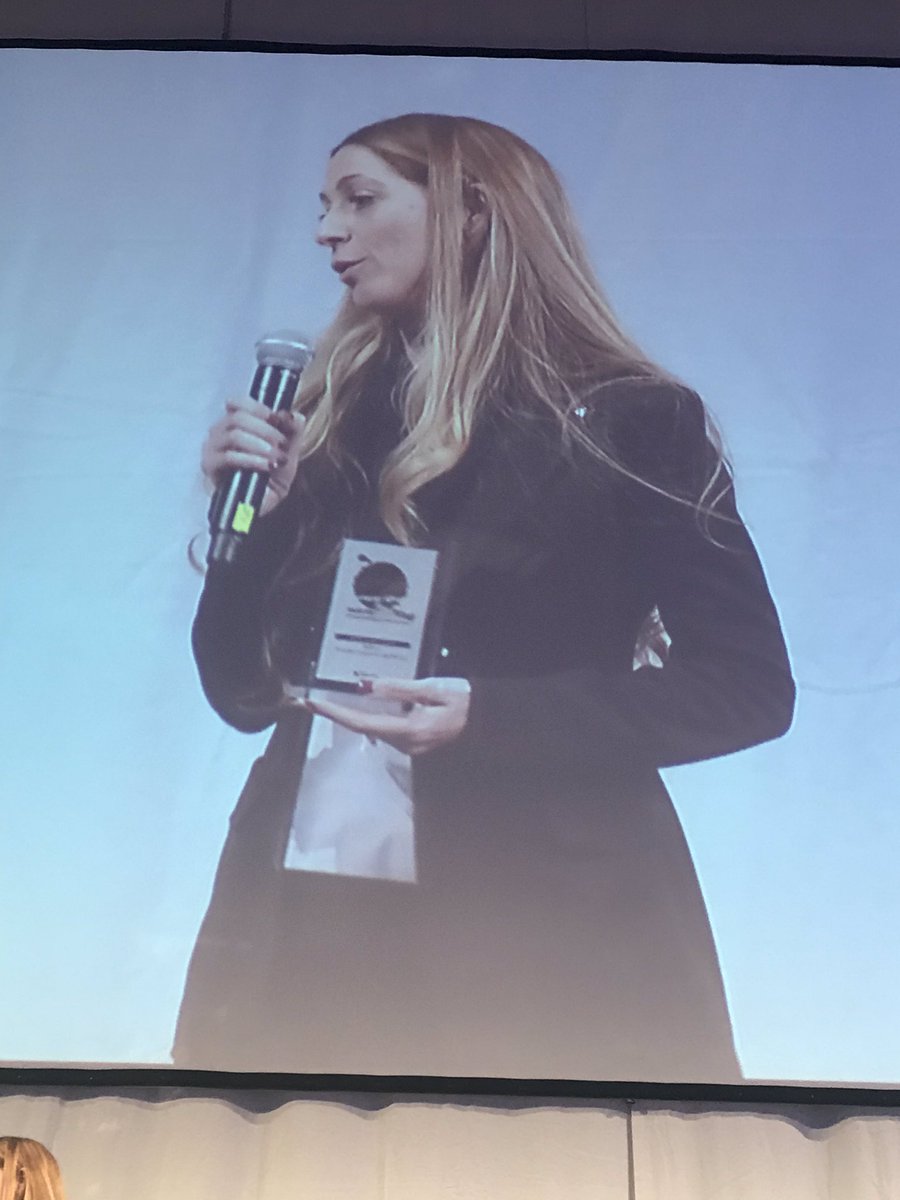 roagnaandrea's tweet photo. Si fa fatica a “pensarci diversamente” perché non basta la tecnologia, ecco perché è importante dare spazio ed ascoltare i giovani ... #despar #thinkTankAward18 #ExperienceRetail @Gdoweek @Mark_Up_ https://t.co/gVVg0RhyBD