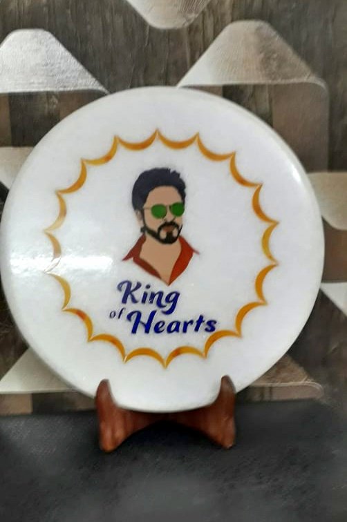 Julie_Agra's tweet photo. @iamsrk this is not paint of colours, this is handy craft work of Agra masters: semi precios stones on solid marble 👍 https://t.co/OkQfxgAU1E