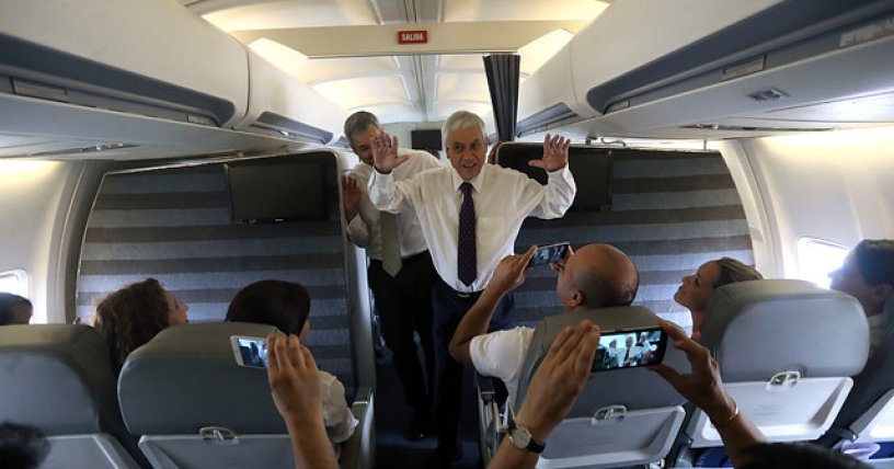 Entre el fuego en Aysén y la agenda venezolana en Cúcuta, Piñera se la juega por Cúcuta y oposición arremete en su contra
 bit.ly/2SawJSg