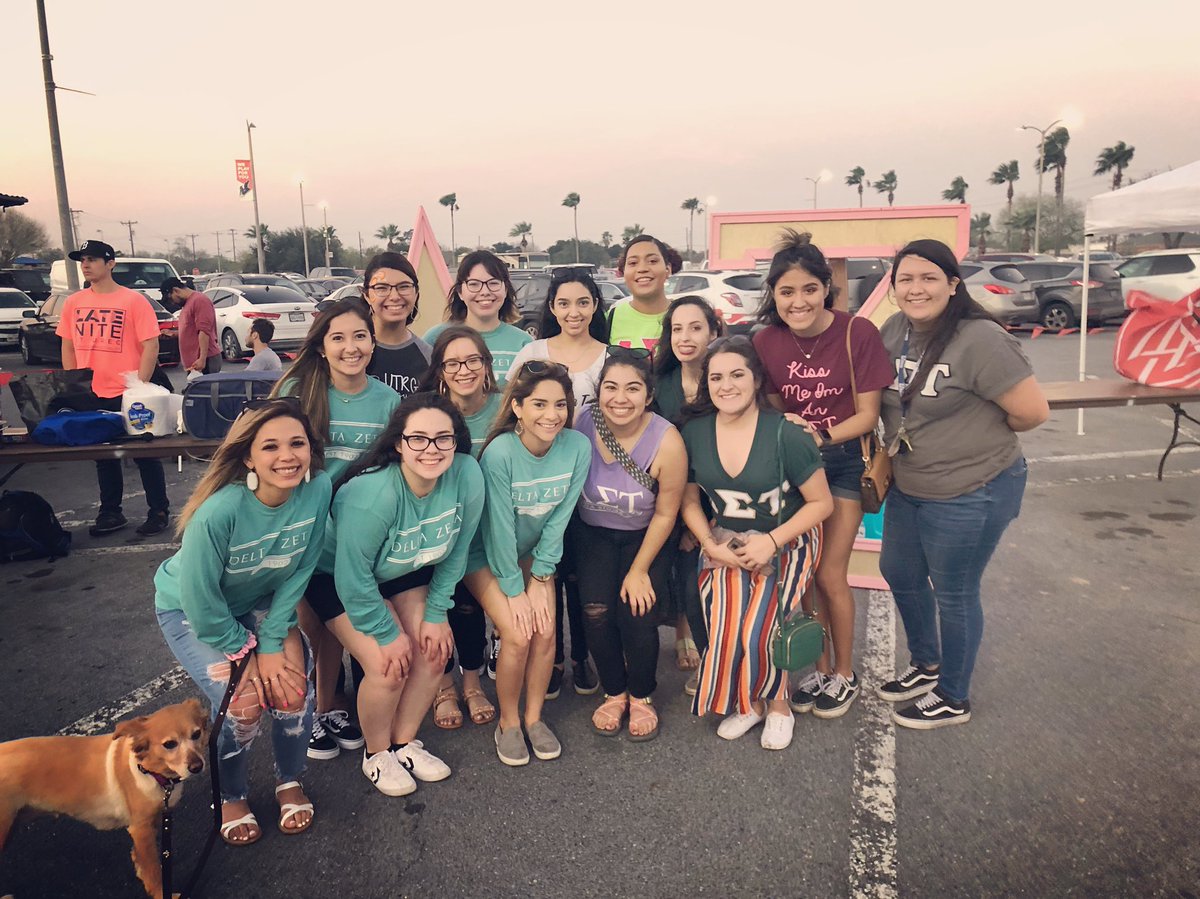 From painting a window, to dancing to a tailgate cook-off, our sisters had a wonderful time celebrating homecoming week🤠 Thank you ladies for showing off that school spirit👏🏻💖 #alphasigmatau #deltazeta