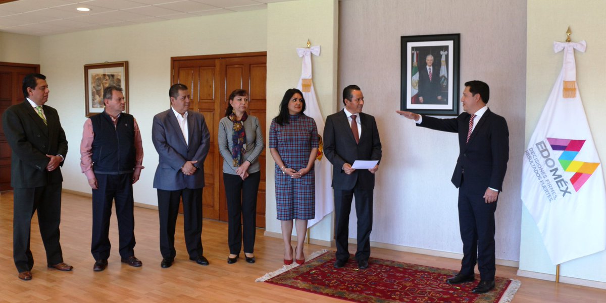 DarioZacariasC's tweet photo. Éxito @diegomorenov_ por esta encomienda al frente de la Dir. Gral. de Desarrollo Rural, #FamiliaSedagro suma tu esfuerzo al compromiso del señor gobernador, @alfredodelmazo en la principal tarea de @SEDAGROedomex, el bienestar de las familias rurales y el campo de la entidad. https://t.co/XbHneEocbJ