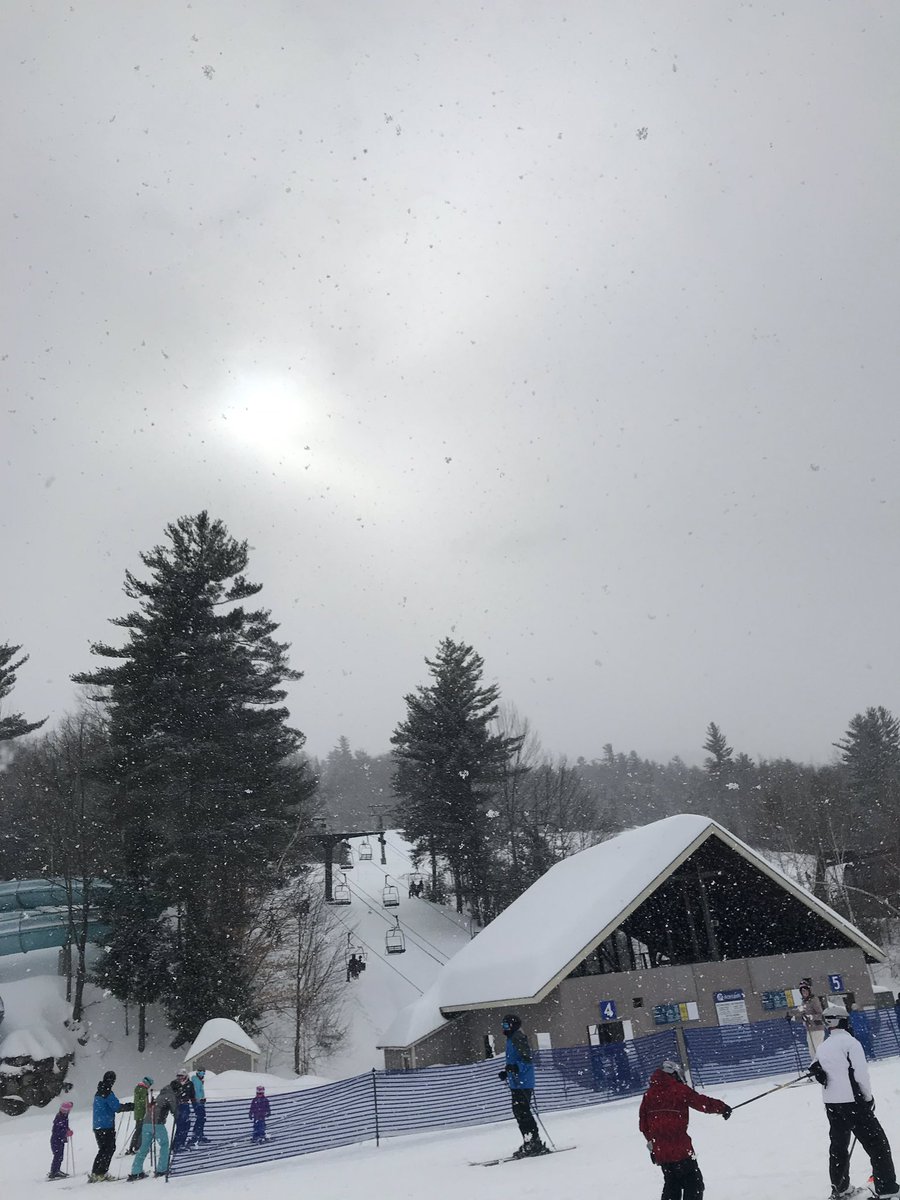 BalshawsSki's tweet photo. Day one on the slopes done, amazing snowy conditions awaited us for our first day at Attitash https://t.co/iIpXOVbRei