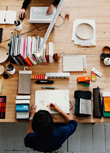 “Either you run the day or the day runs you.” -Jim Rohn #MondayMotivation 💪🏽