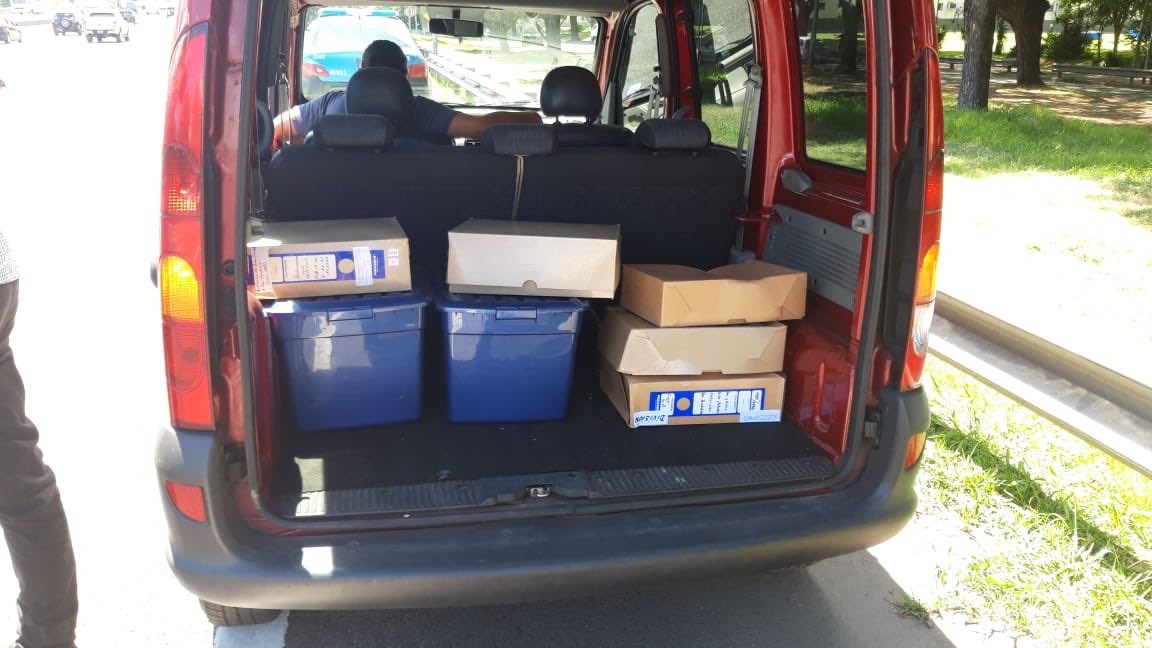 PrensaMadres's tweet image. ‼️AHORA
📢Este atropello es responsabilidad del Juzgado Comercial N° 13, a cargo del Dr Javier Perillo, quien conociendo que existía documentación ajena a la quiebra y sin valor económico ni comercial, decidió avanzar con el secuestro de parte del archivo histórico de las #Madres