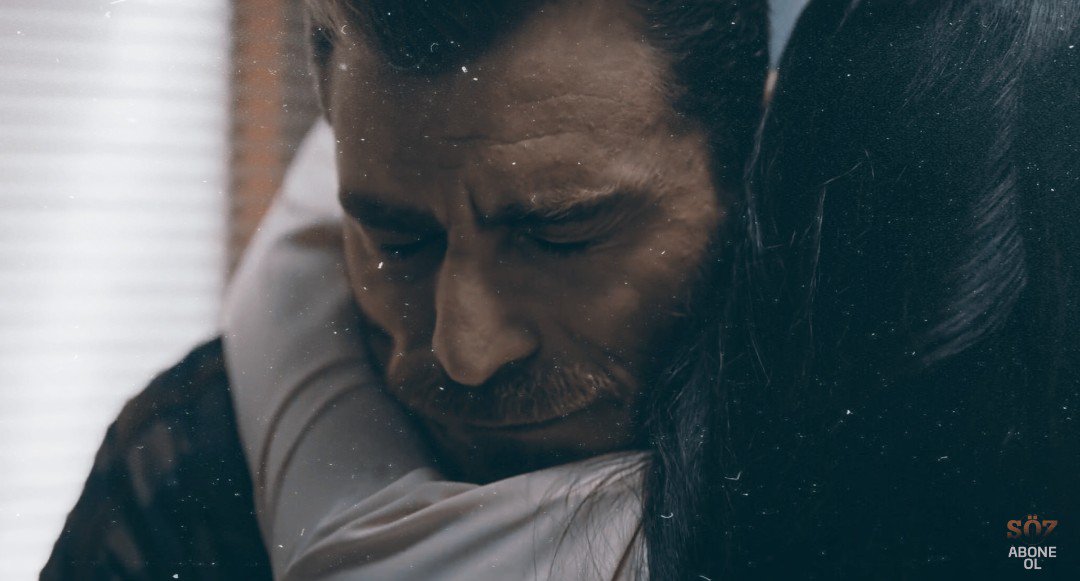 Badegassm's tweet photo. "Yağmur yağar ıslanırsın kar yağar üşürsün sebebi ben olurum diyorsun.."🥀 https://t.co/fDMCHA93iM