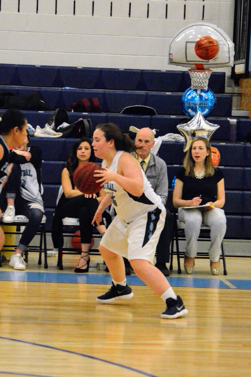 WMCGirlsBB's tweet photo. Count down to senior night has begun.  Jess Weippert #14! https://t.co/wqGKr0Wcqr