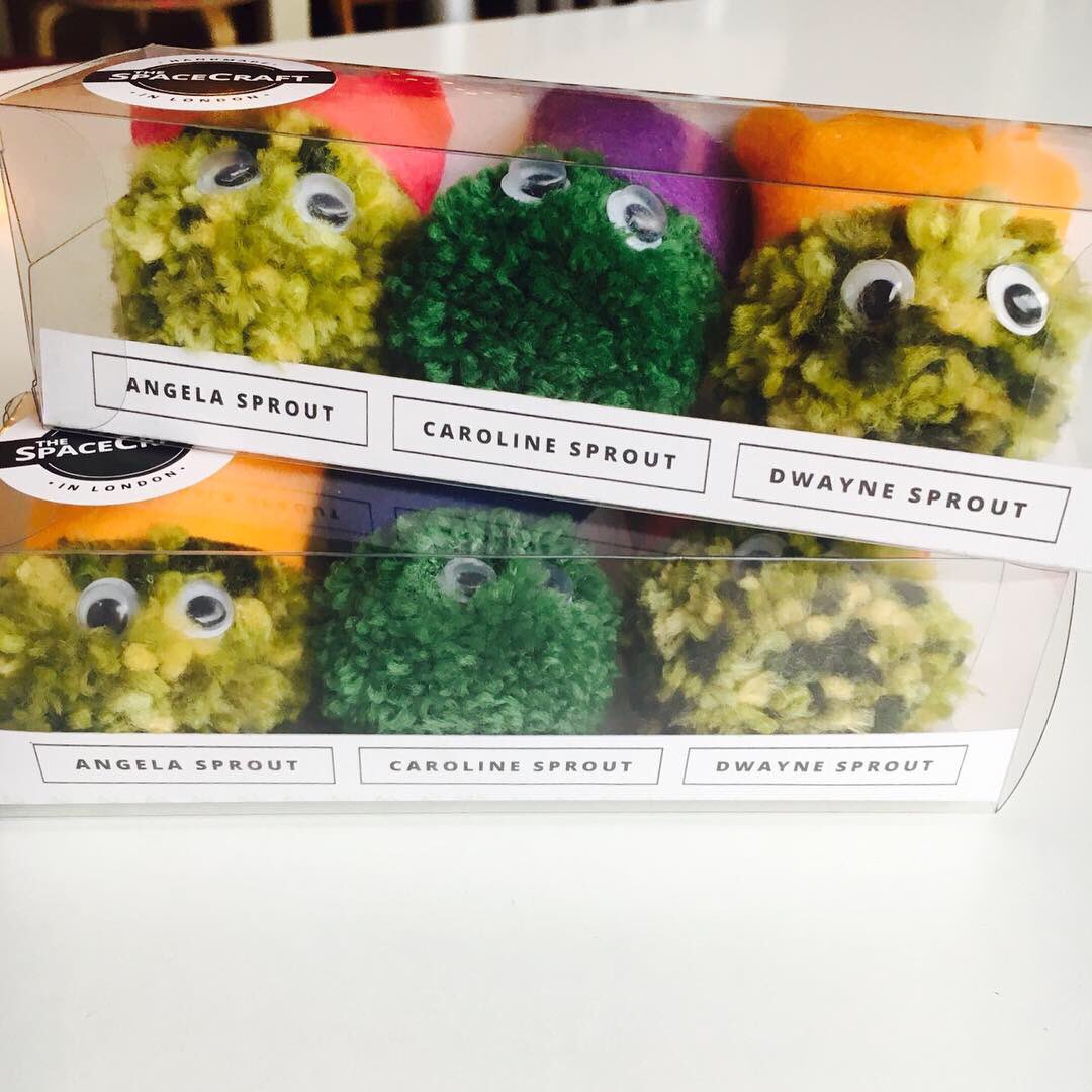 TheSpaceCraft1's tweet image. • MEET THE MAKER • 'Enjoy your sprouts while we're still with Brussels!' This is Dwayne 👇 Maker of our sell-out festive Sprouts range and all round funny guy #handmade #celebrateskills #reducingisolation #socialent #brexit #lambeth #craft