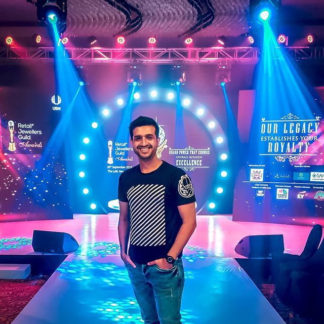 RahulBeasal's tweet photo. 30.Sep.2018 #RJGA2018 #RetailJewellers #GuildAwards 2018

Show Graphics by #RahulBeasal

#RJGAwards #JewelleryDesigners #FashionShow #ShowGraphics #VisualJockey #FashionVJ #Fashion #Entertainment #Passion #Nightlife #Smile #PrintModel #InstaFashion #Indi… https://t.co/xNE708aCv5 https://t.co/F9UdQRYfsl