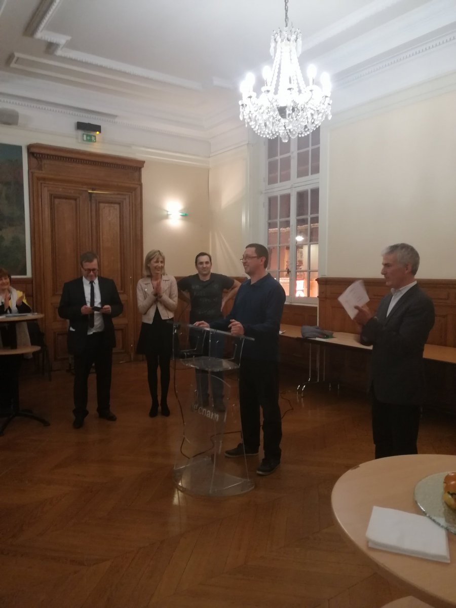 alaneaucfaafia's tweet photo. Remise des prix aux lauréats du cursus Ingénieurs Informatique du CNAM en partenariat avec le CFA AFIA.  Félicitations ! https://t.co/M5rEP6vhNE