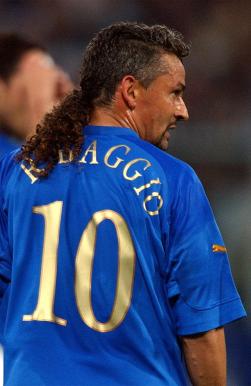 rocchinglese's tweet photo. Chi ama il calcio ama il Divin Codino💙.
#Baggio52 https://t.co/Xn13OL4S0j